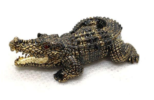Wealth Summoning Crocodile – Silver-Gold Edition, Blessed by Luang Pho Ngern for Abundance and Prosperity ทองลงยาสีนำ้ตาลลายดำ