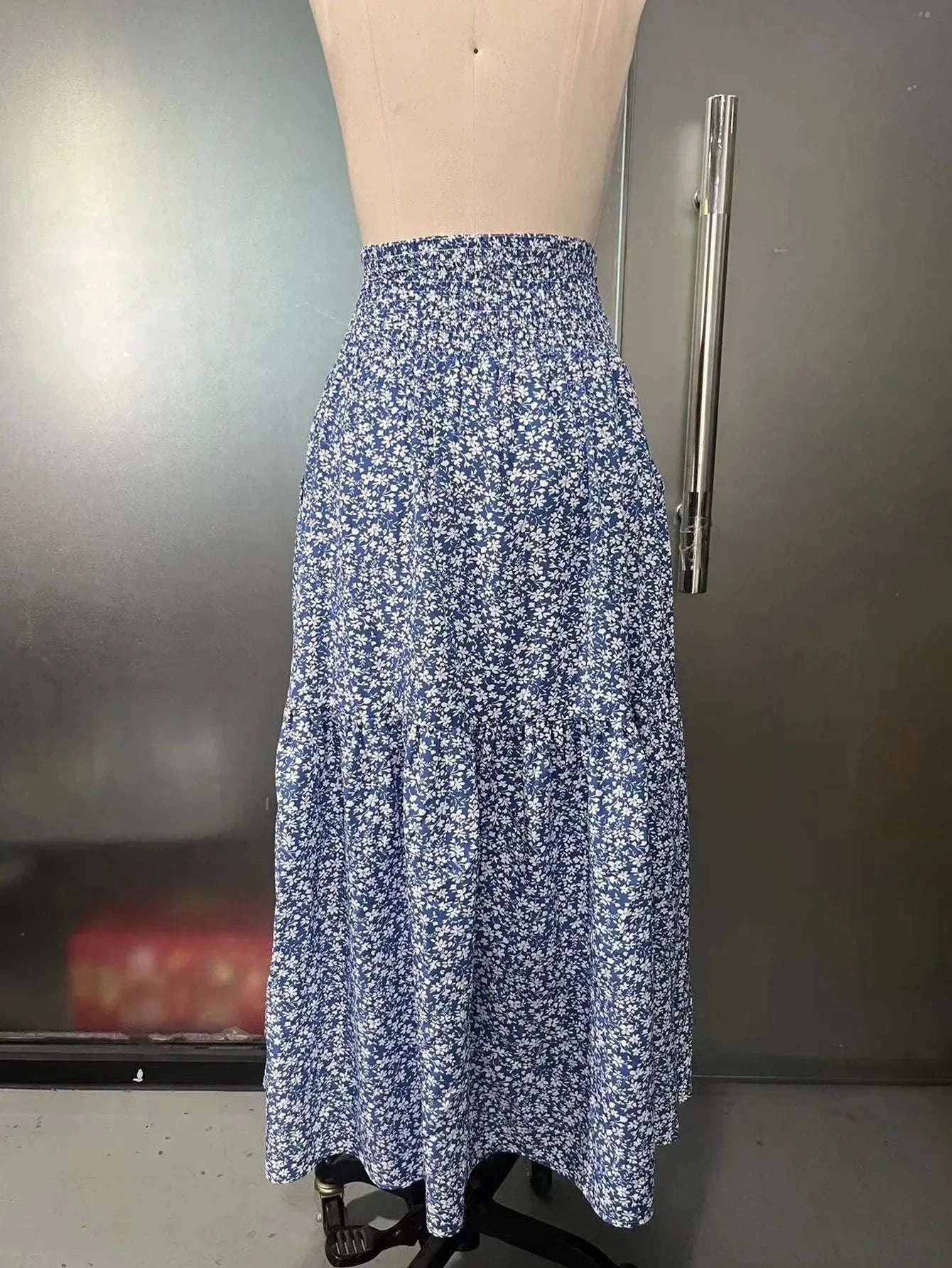Women Floral Pleated Skirt – Retro High Waist Long Skirt for Stylish Casual Beach Wear