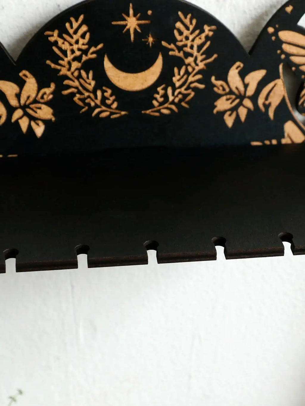 Wooden Moon Phase Crystal Stand – Elegant Wall-Mounted Altar Holder with Fairy Flower Detailing for Crystals and Spiritual Decor